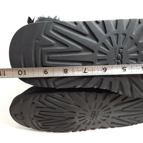 UGG Women's Mini Bailey Bow II Boot size 6 - Picture 6 of 11